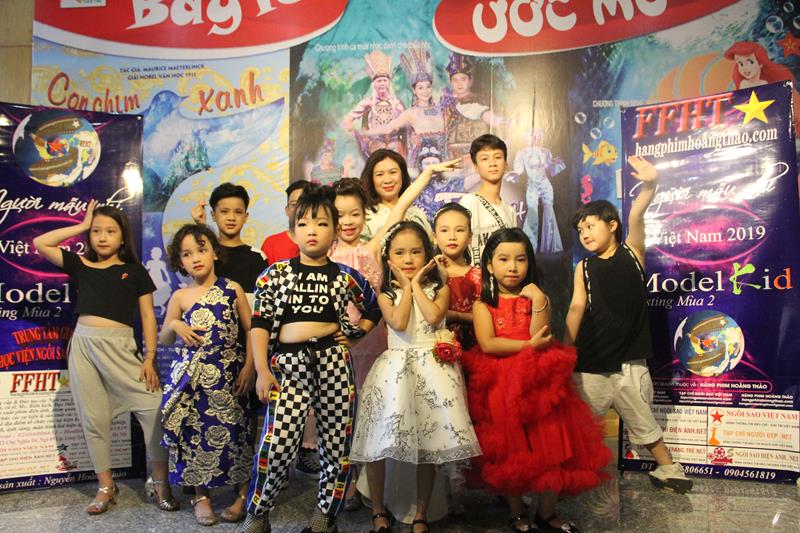 Người mẫu nhí Việt Nam – Model kid Vietnam 2019 tới thăm Nhà hát Tuổi trẻ Việt Nam